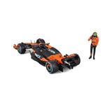 Bburago McLaren MCL38 ´24, mit Figur Modellauto 1:24