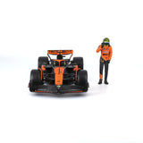 Bburago McLaren MCL38 ´24, mit Figur Modellauto 1:24
