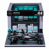 Modellauto F1 Mercedes AMG W15 Pit Pass, 1:43 Maßstab, blau