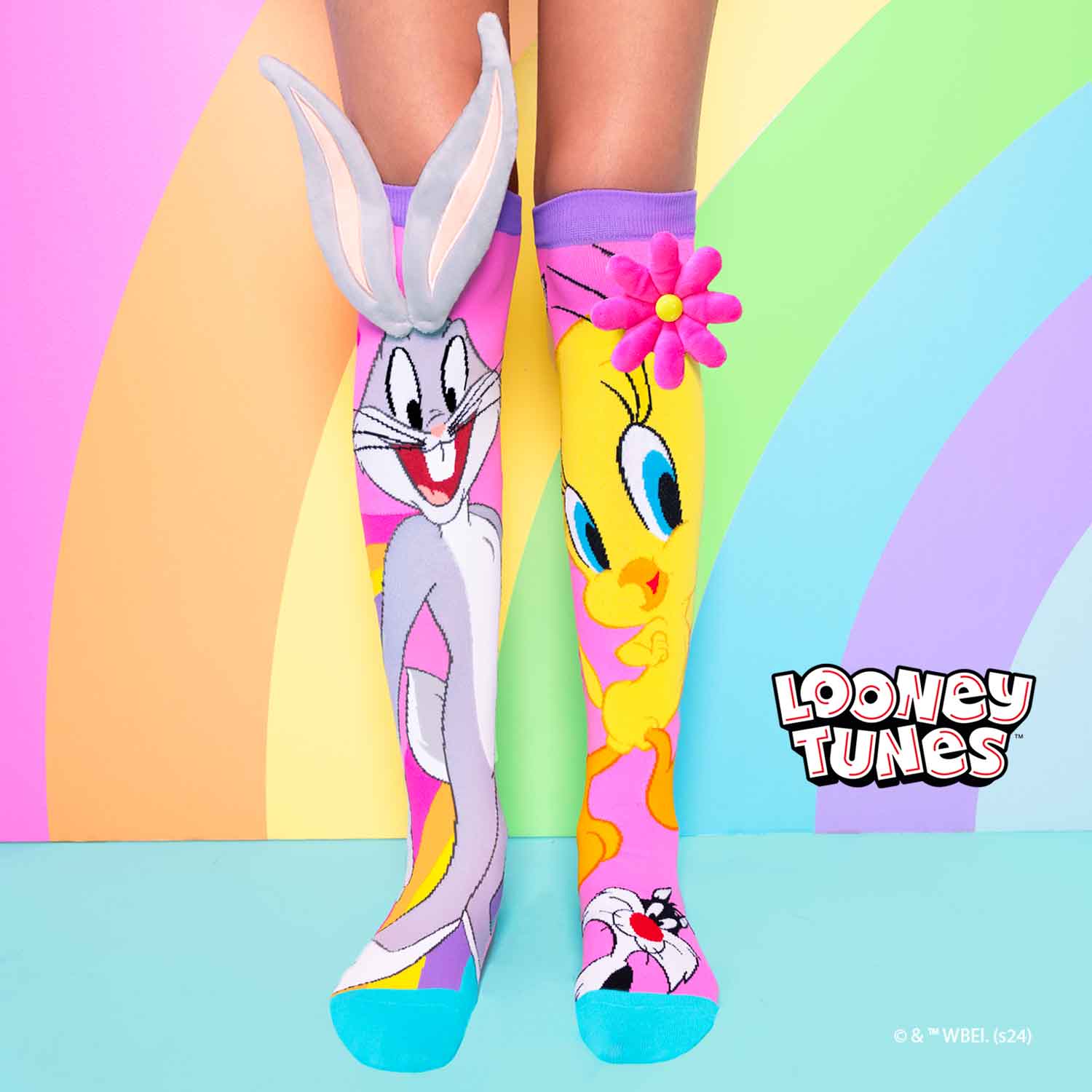 Farbenfrohe Socken mit Tweety und Bugs Muster und 3D Applikationen, 6-99 Jahre geeignet