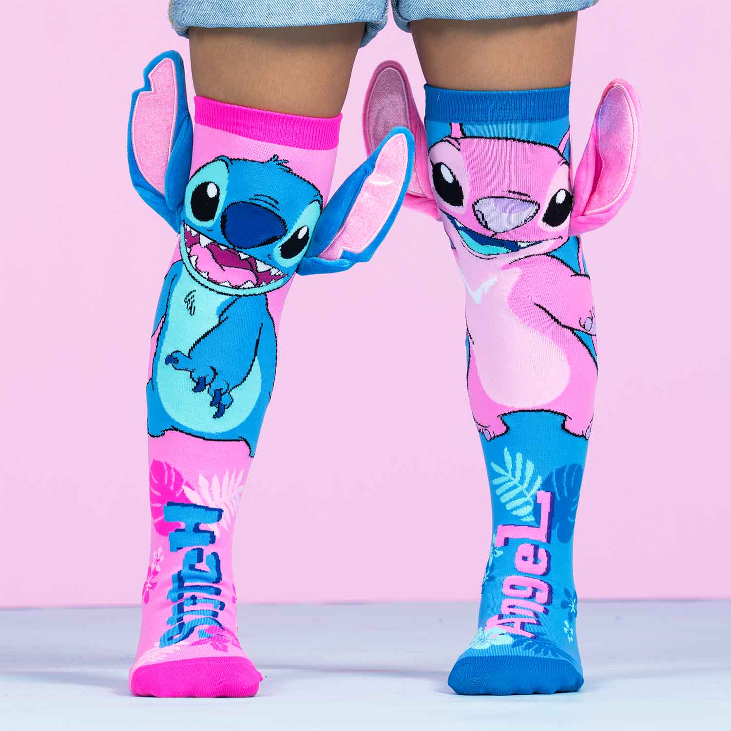 Farbenfrohe Socken mit Stitch Hawaii Muster und 3D Applikationen, 6-99 Jahre geeignet