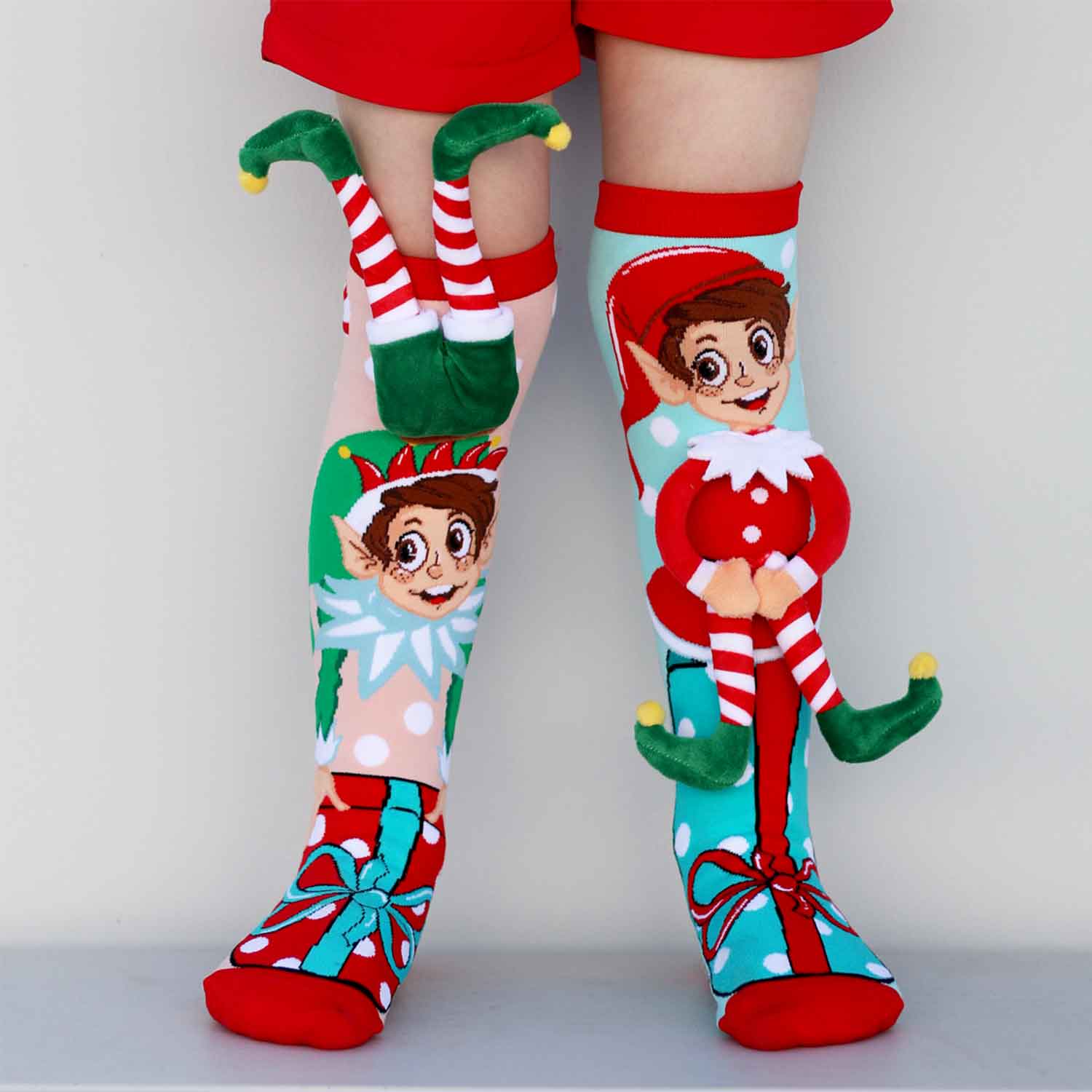 Farbenfrohe Socken mit weihnachts Elf Muster und 3D Applikationen, 6-99 Jahre geeignet