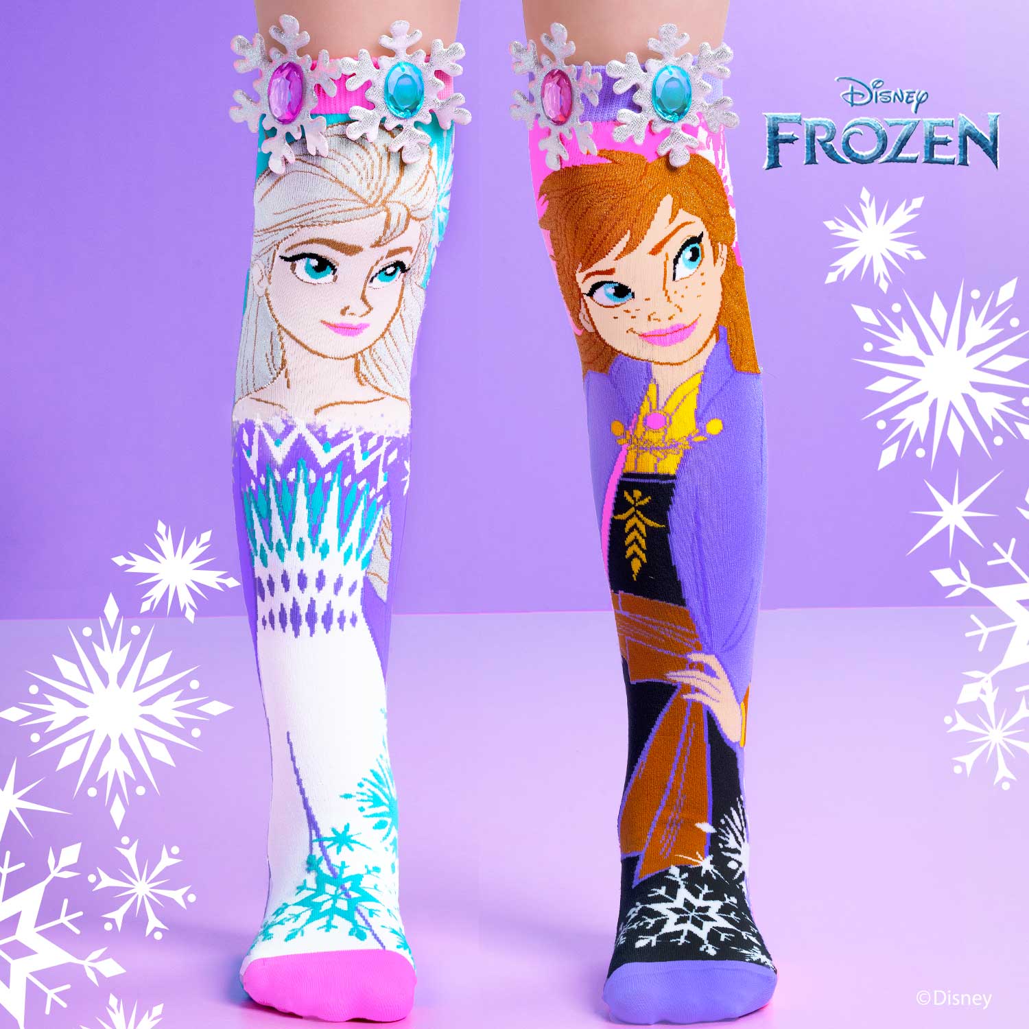 Farbenfrohe Socken mit Frozen Sisteres Anna und Elsa Muster und 3D Applikationen, 6-99 Jahre geeignet