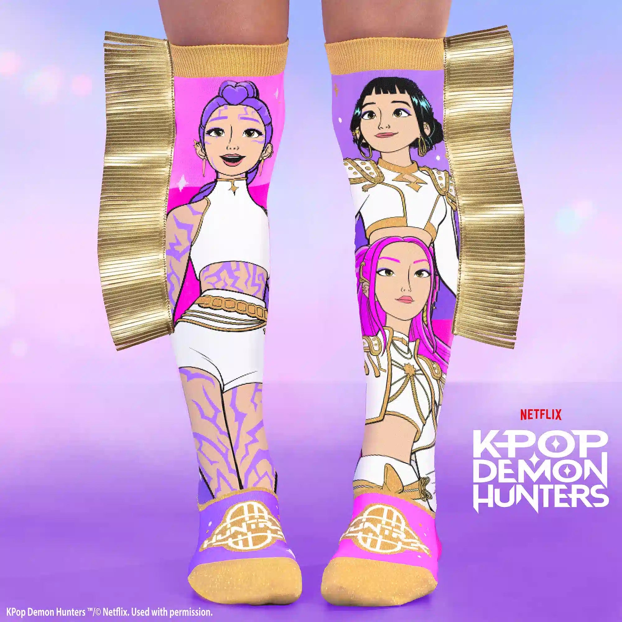 Farbenfrohe Socken mit KPop Demon Hunters Golden Muster und 3D Applikationen, 6-99 Jahre geeignet