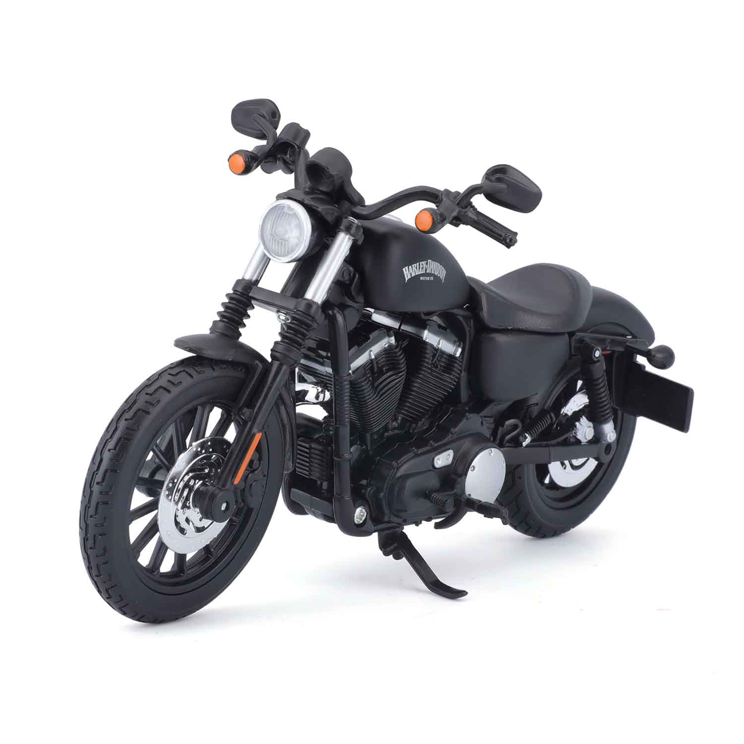 Motorradmodell Sportster Iron 883 von 2013 orange im Maßstab 1:12
