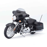 Motorradmodell Street Glide Special von 2015 schwarz im Maßstab 1:12